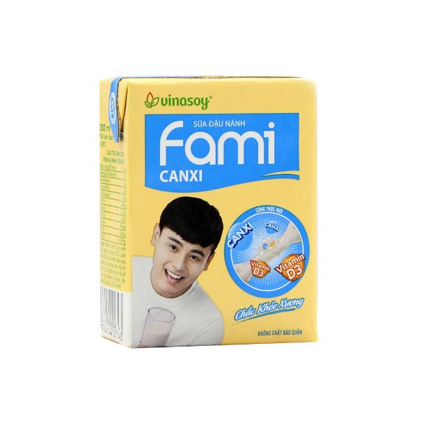 Sữa đậu nành canxi Fami - hộp 200 ml 